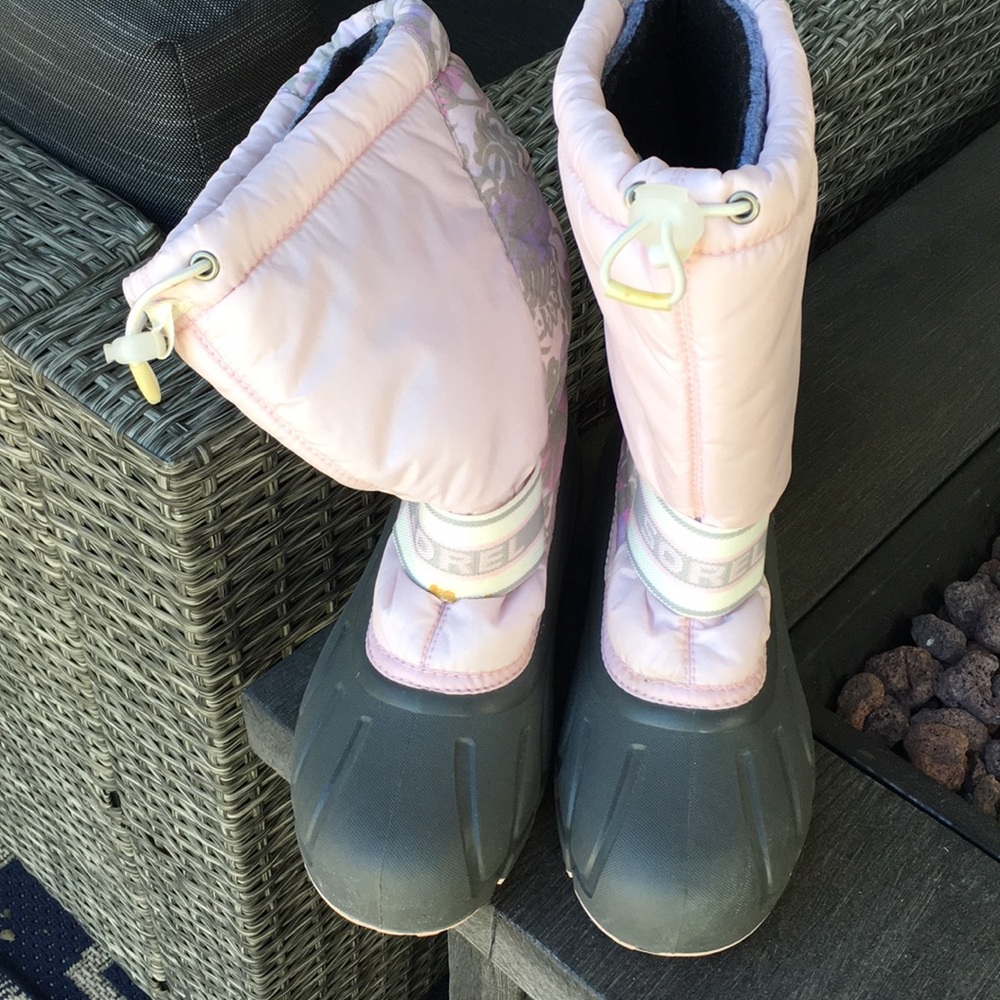 Snow Boots - Picture 2 of 4